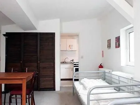 Sleep Cheap Albergue *