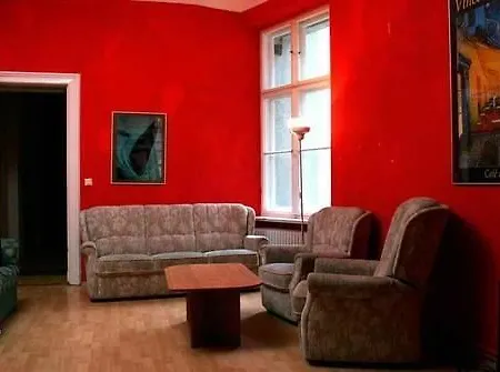 Sleep Cheap Hostel *
